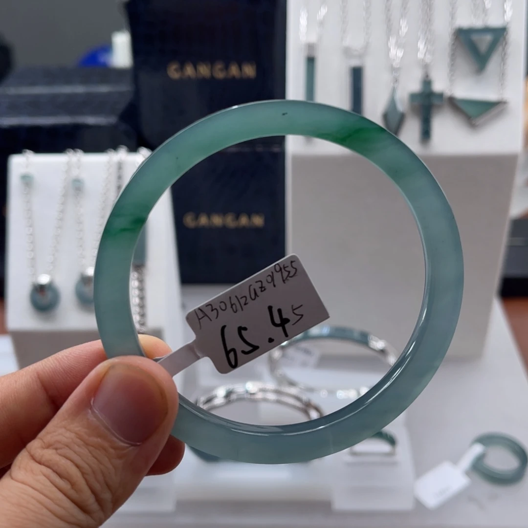 翡翠未镶嵌手镯65.45