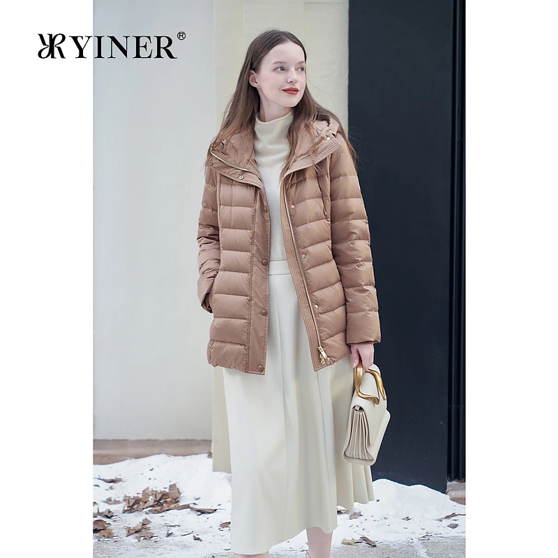 精选【云朵0压感】YINER音儿秋季微光缎面收腰连帽羽绒服