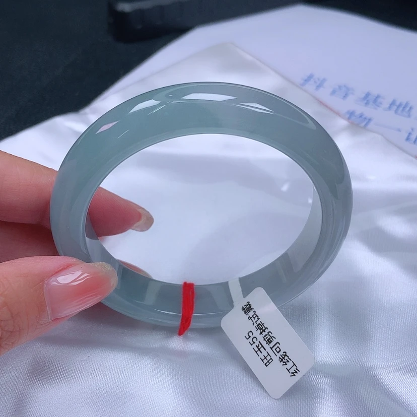 【闪购商品】未镶嵌手镯翡翠5556