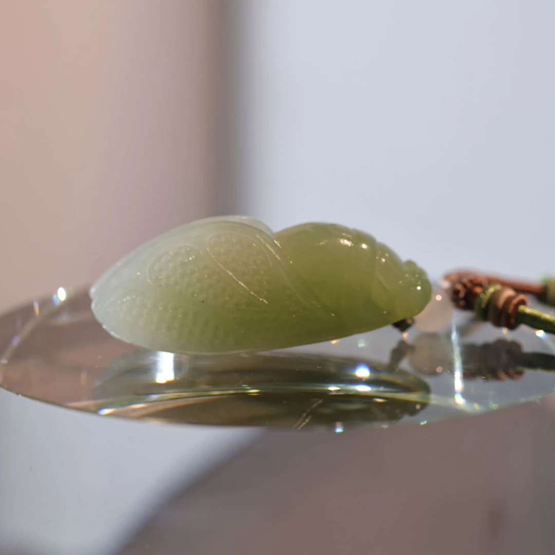 【新疆马爷珠宝】翠青一鸣惊人吊坠（长43.4 宽13.3 厚16 重15.2）