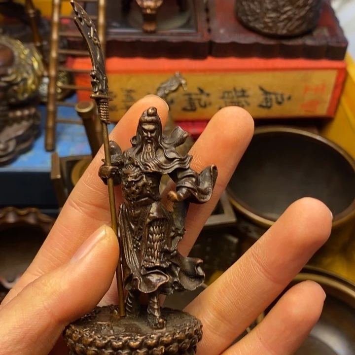铜器摆件做工精良