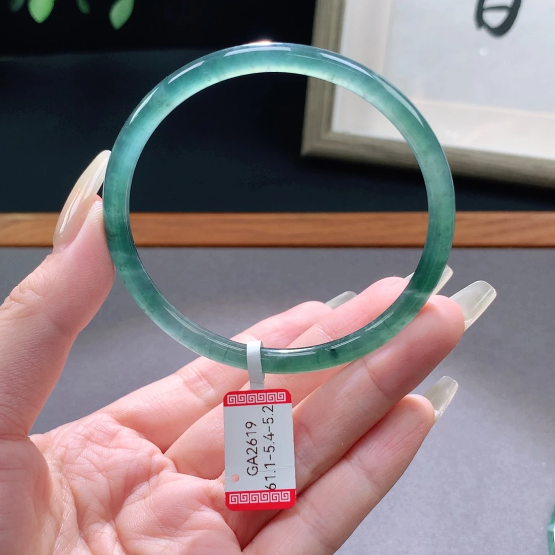 翡翠手镯未镶嵌天然翡翠手镯