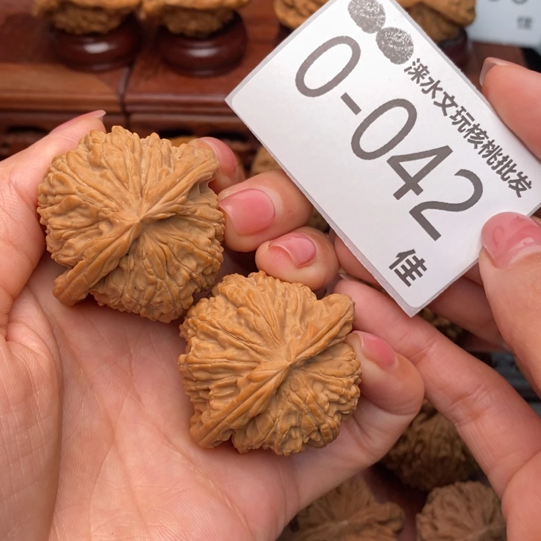 木质42闷白狮子头