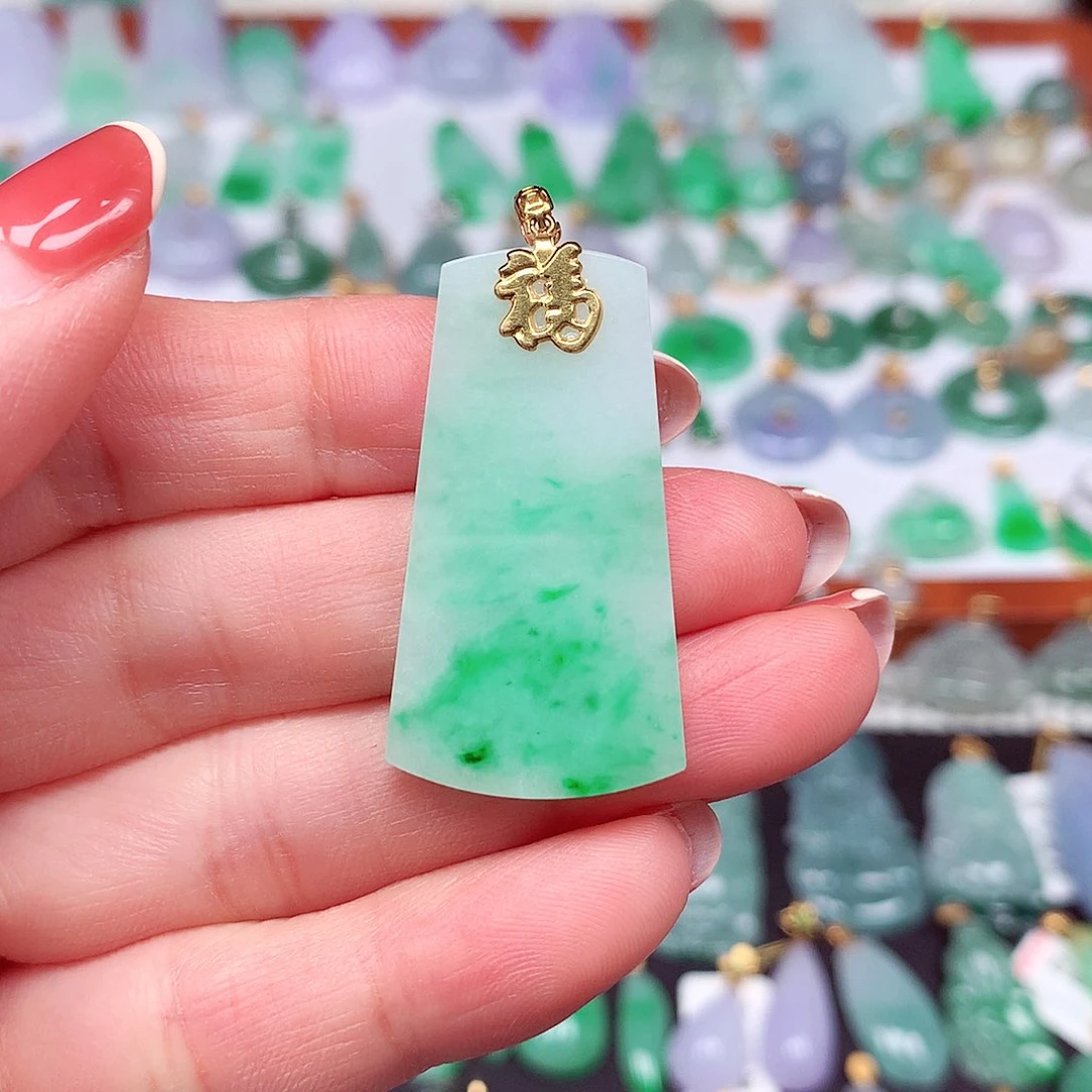 翡翠颈饰18K金镶嵌天然翡翠A货