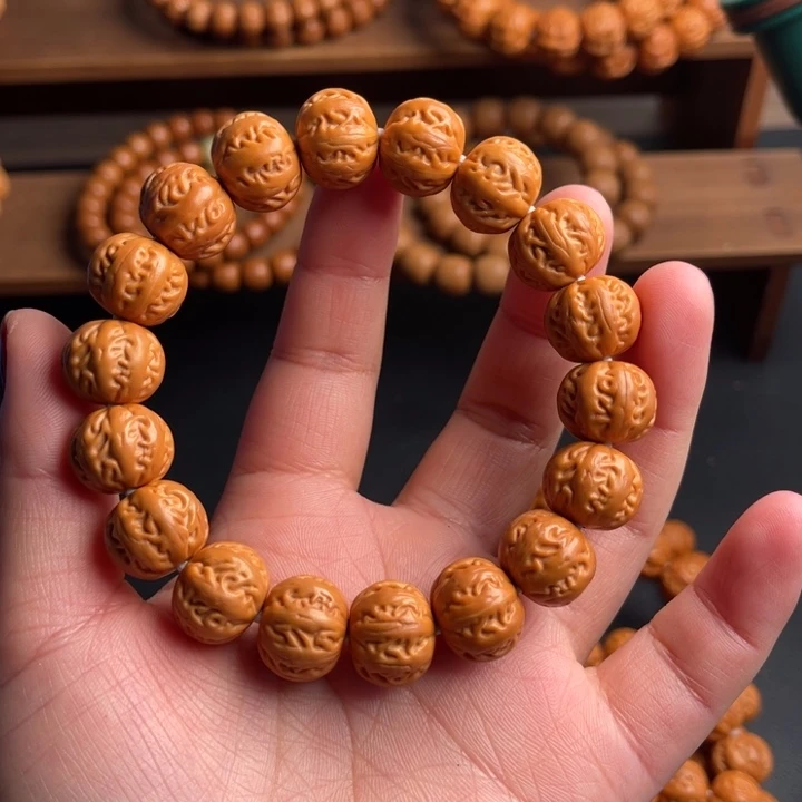 恩***℃手串猴头核桃11111111111111