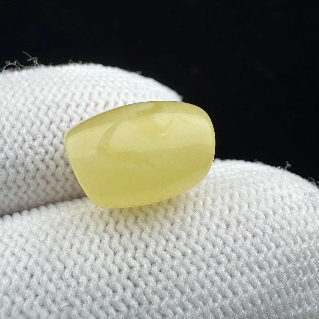 R7865天然俄料蜜蜡鸡油黄马蹄珠 9.2*13.4mm 支持复检