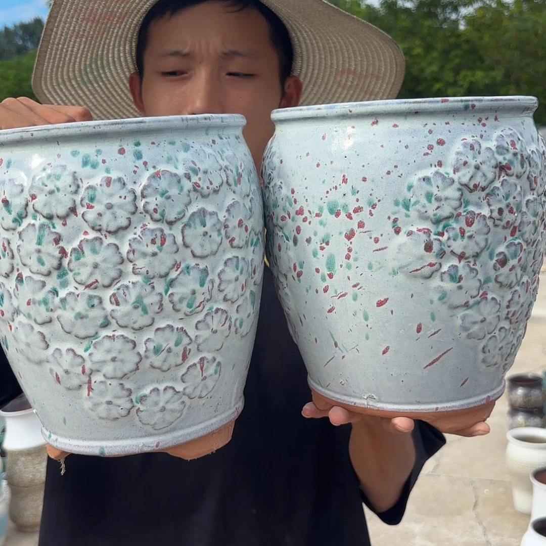 紫砂花盆带腿两个口径18高度23