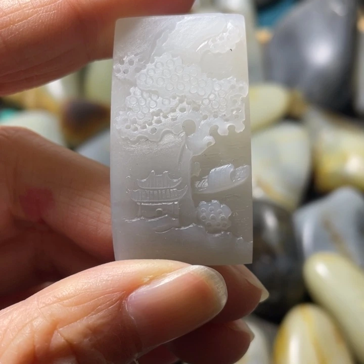 和田玉未镶嵌颈饰