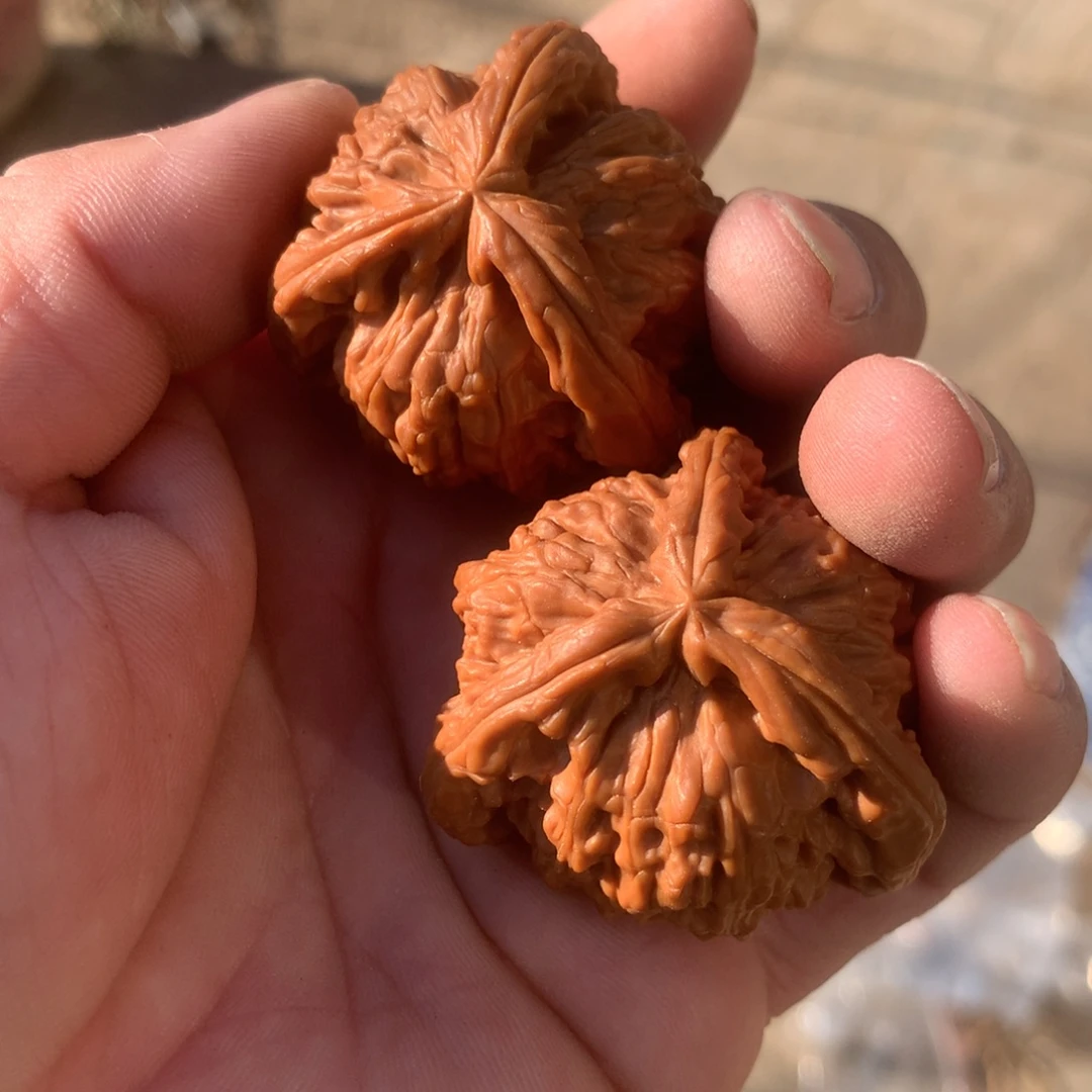 文玩核桃吊坠三棱