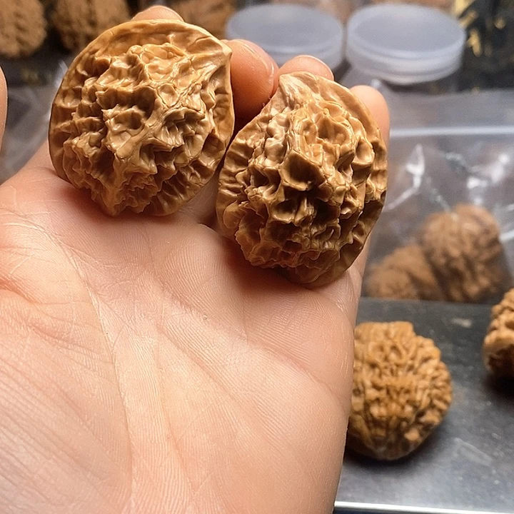 桃核吊坠帝王半壁