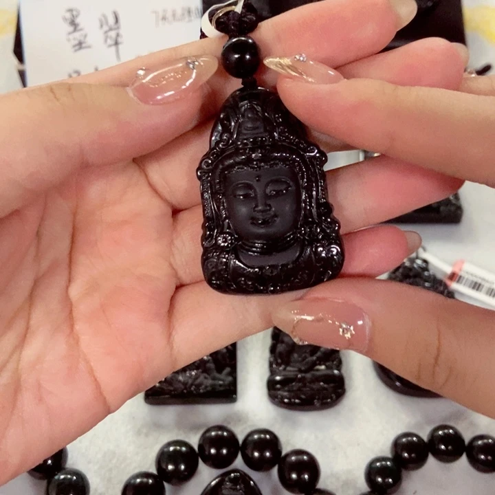 小***秀颈饰未镶嵌翡翠翡翠