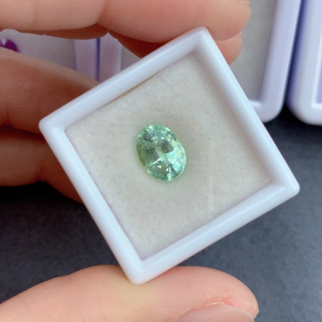 绿色碧玺2.09克拉裸石未镶嵌