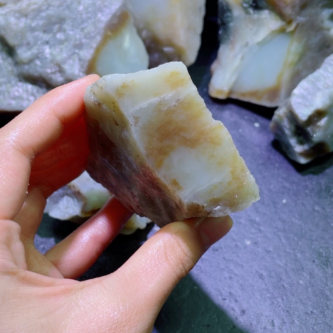 和田玉未镶嵌珠宝半成品