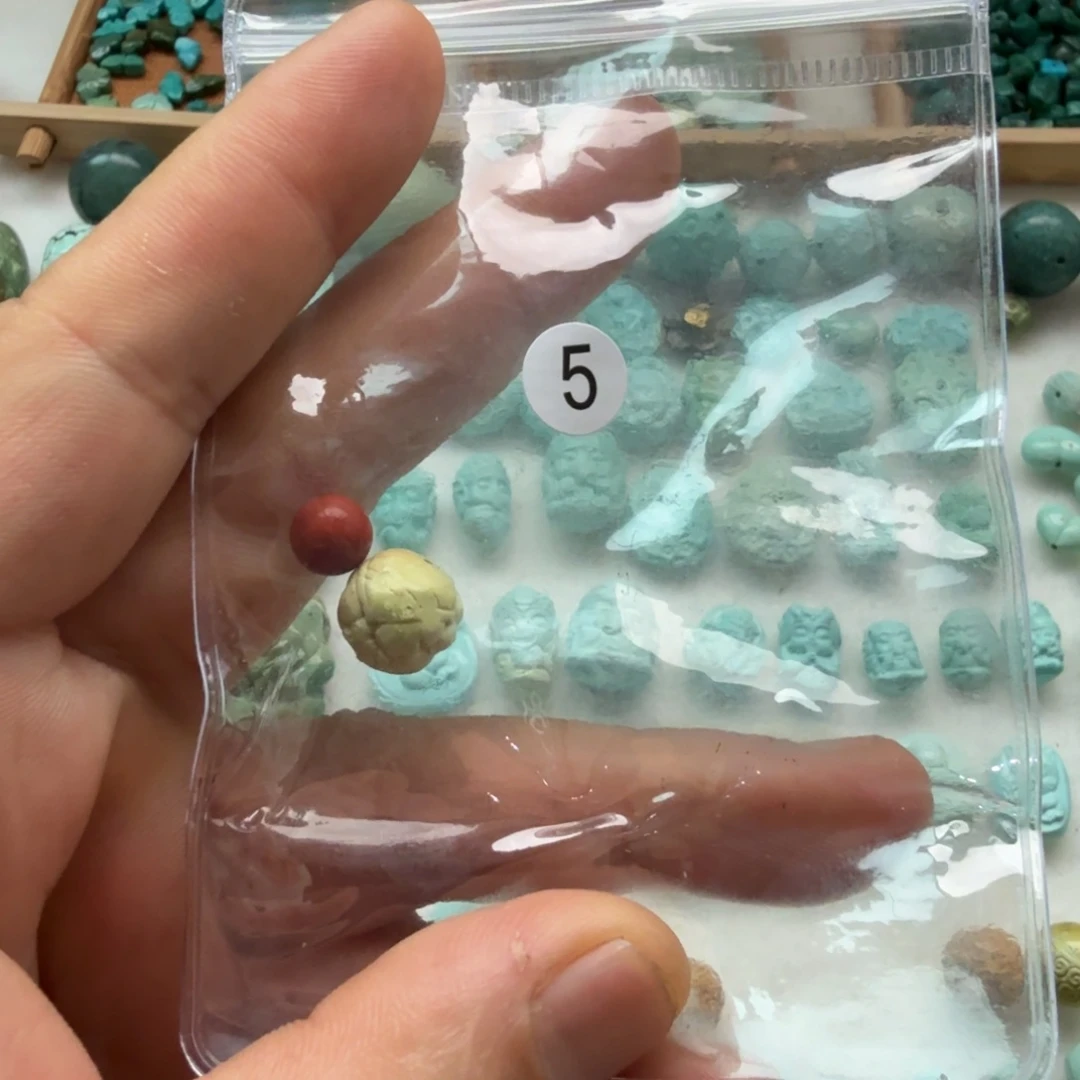 南红玛瑙未镶嵌珠宝奇石