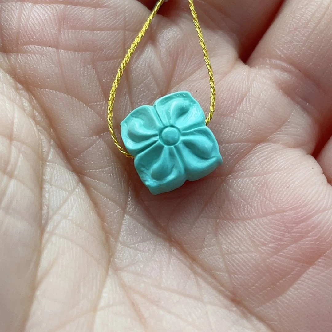 绿松石颈饰未镶嵌