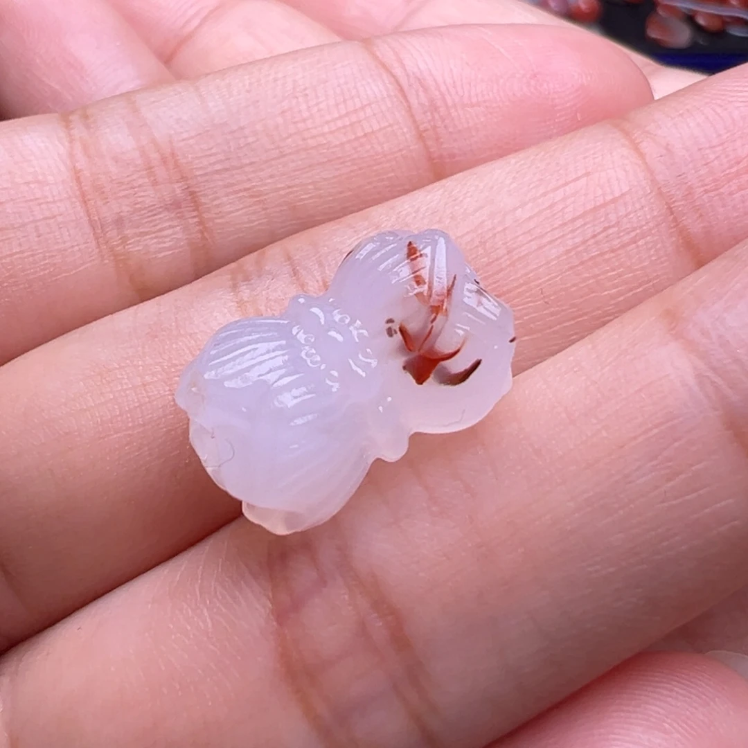 南红玛瑙未镶嵌珠宝奇石并蒂莲乳白色飘红