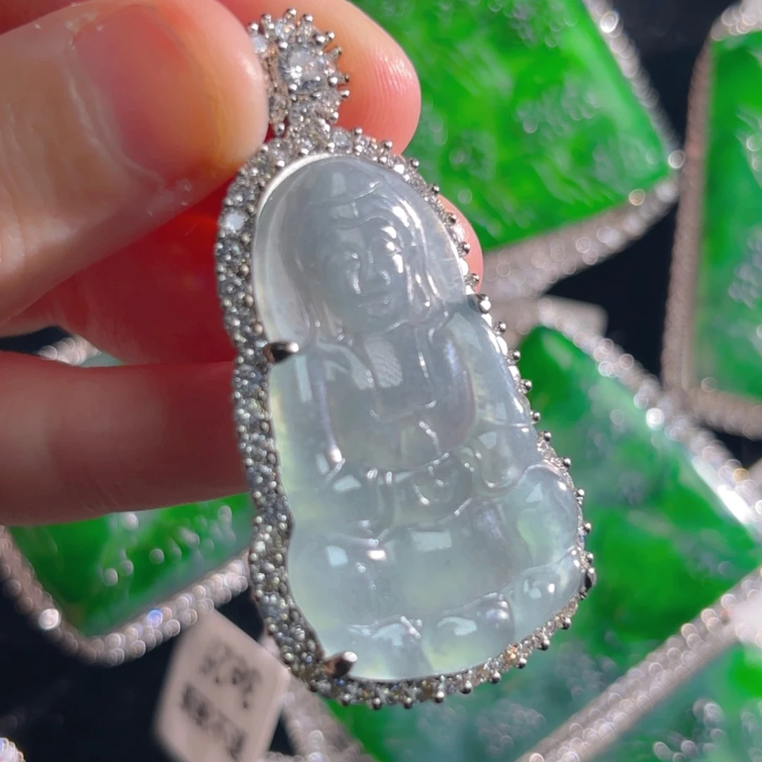 翡翠颈饰未镶嵌观音