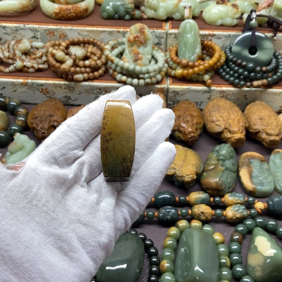 岫岩河磨玉（透闪石质玉）未镶嵌颈饰