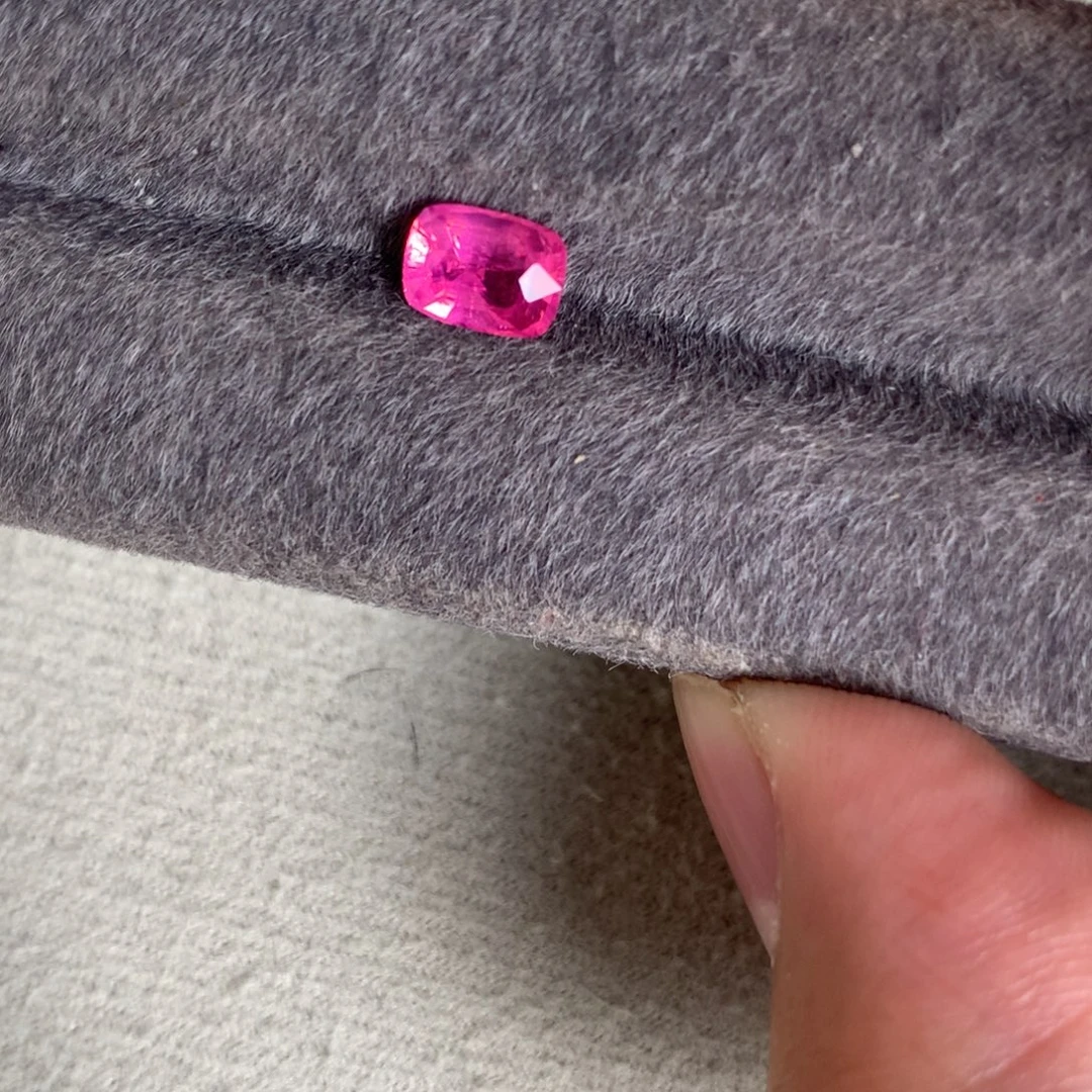 尖晶石裸石1.1卡 莲花 马哼盖