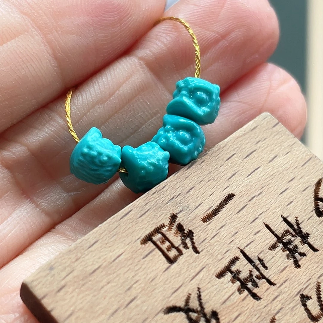 未镶嵌绿松石颈饰