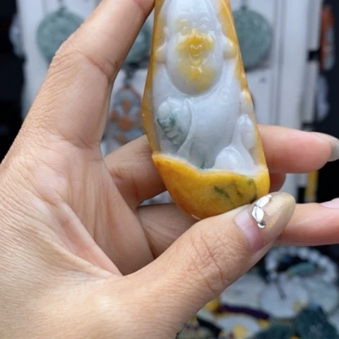 翡翠颈饰未镶嵌翡翠