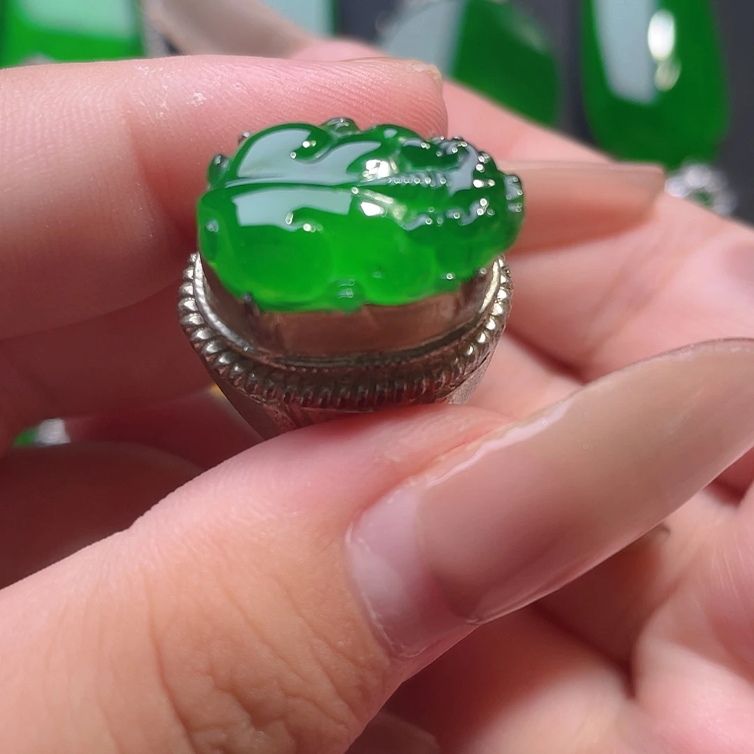 翡翠戒指未镶嵌大貔貅