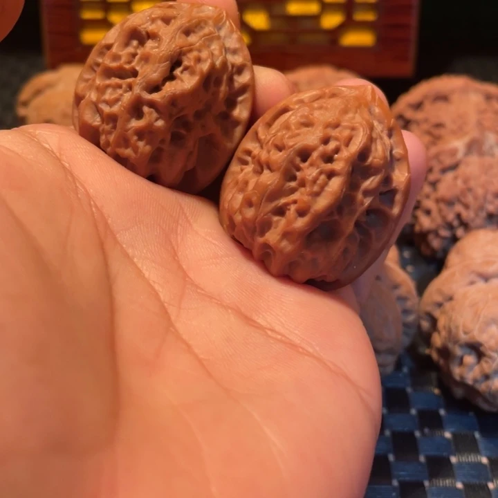 文玩核桃吊坠磐石有修