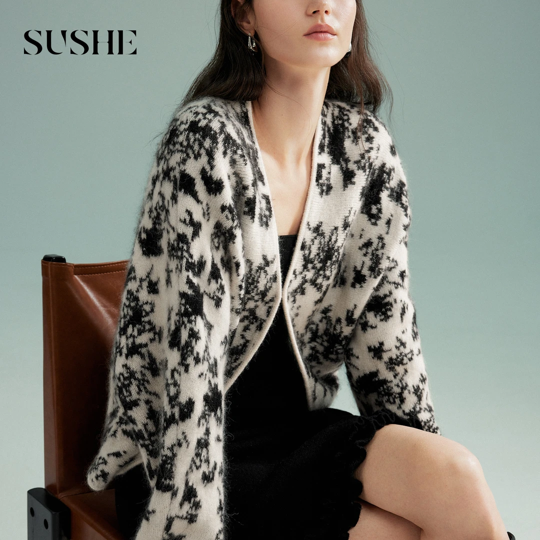 束皙SUSHE柔渲国风雅韵马海羊驼羊毛水墨提花V领短毛衣秋冬开衫