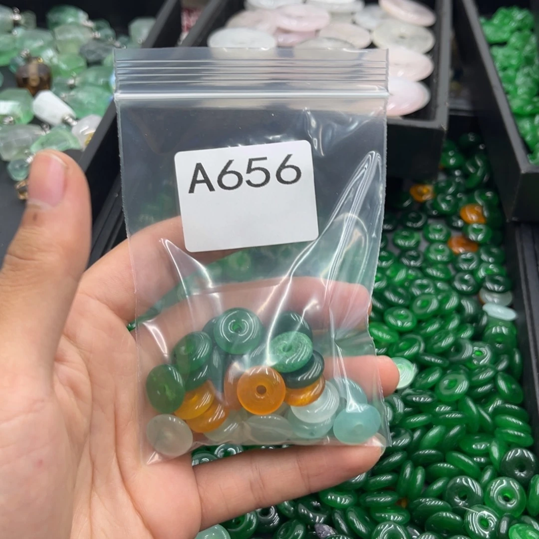 桃***）玛瑙/玉髓合金颈饰