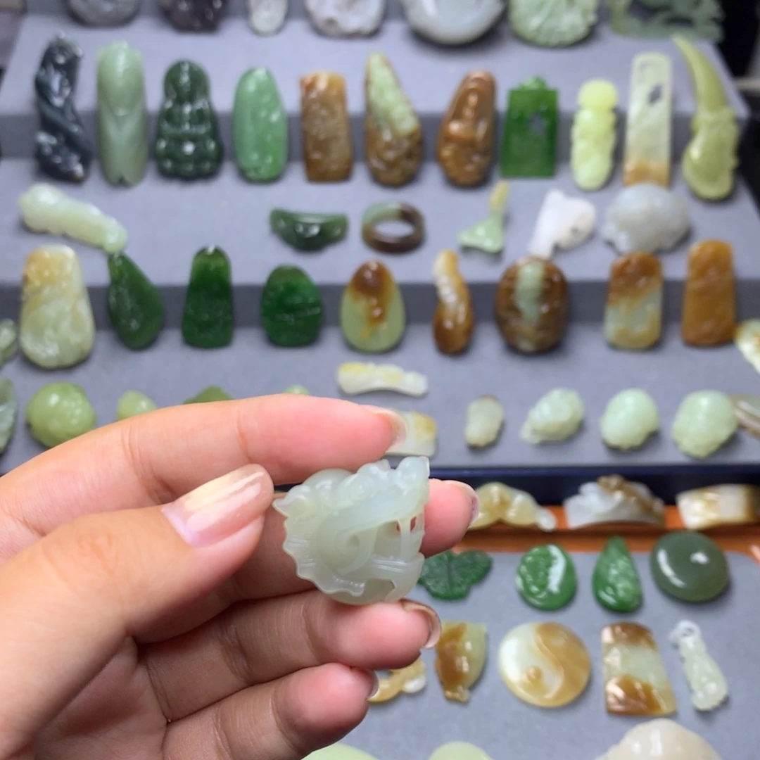 和田玉未镶嵌挂件