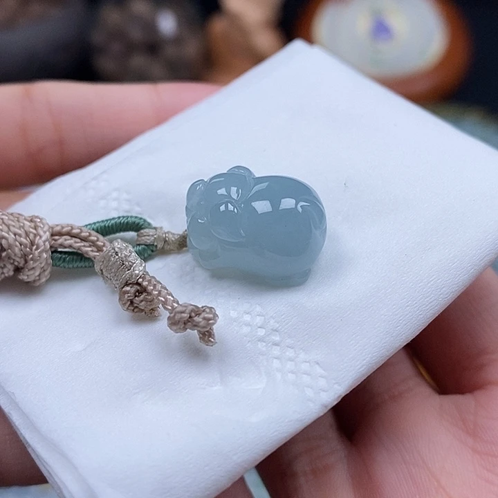 翡翠挂件未镶嵌吊坠