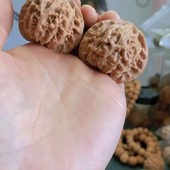 【闪购商品】把件文玩核桃43红皮宫灯水尖