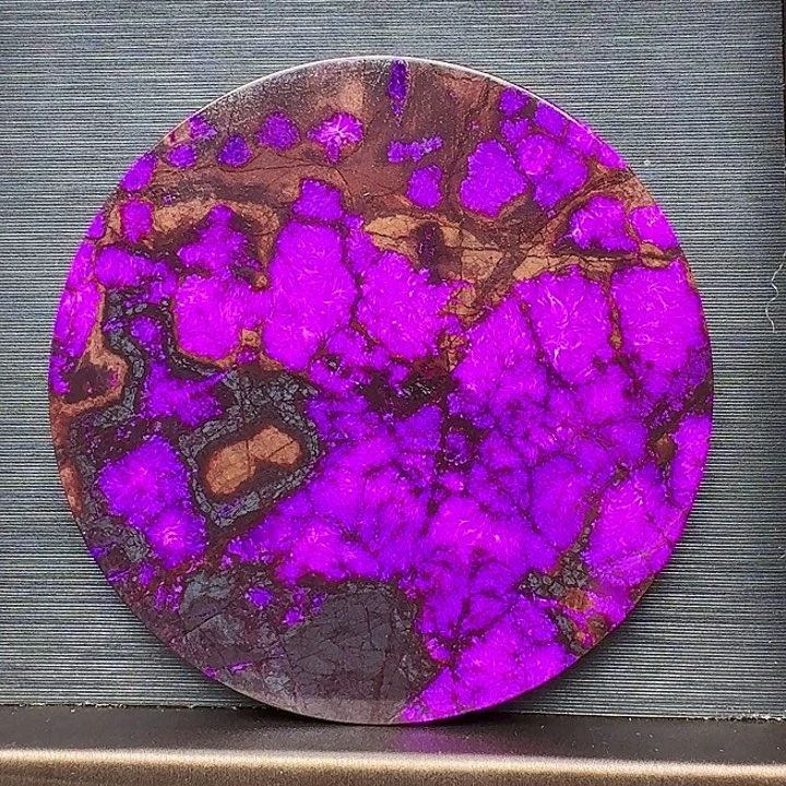 未镶嵌苏纪石（舒俱来）丝绒圆牌