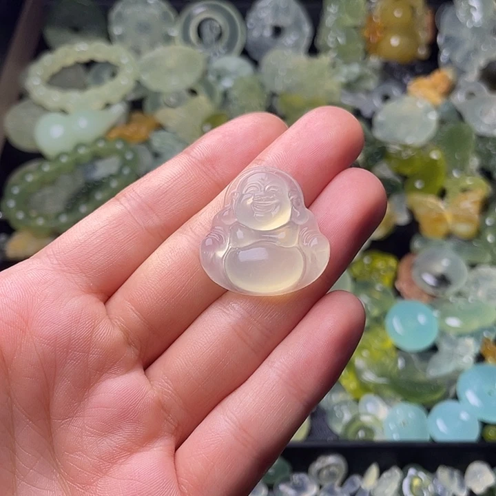 蛇纹石玉合金颈饰小佛