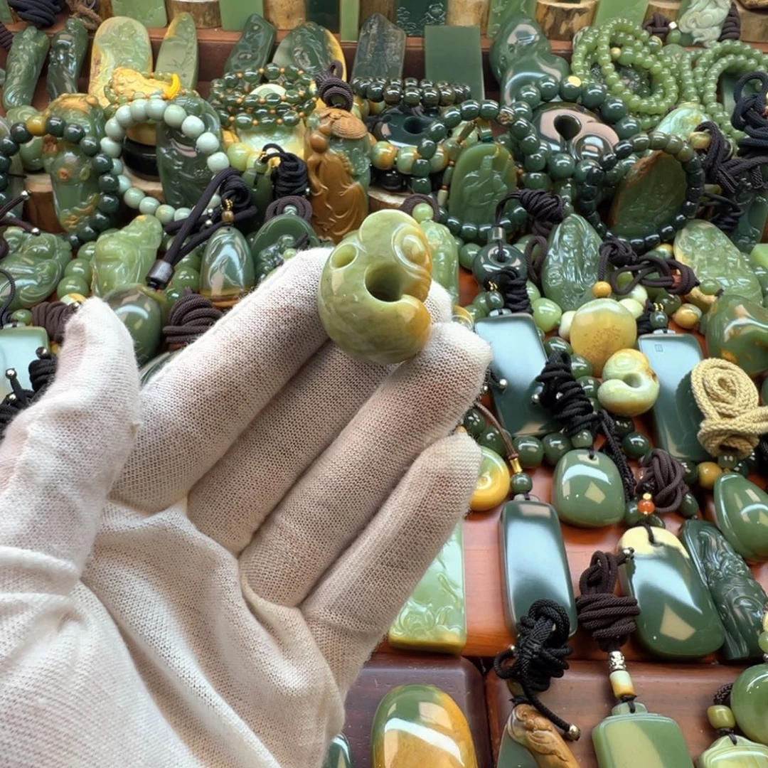 岫岩河磨玉（透闪石质玉）未镶嵌挂件