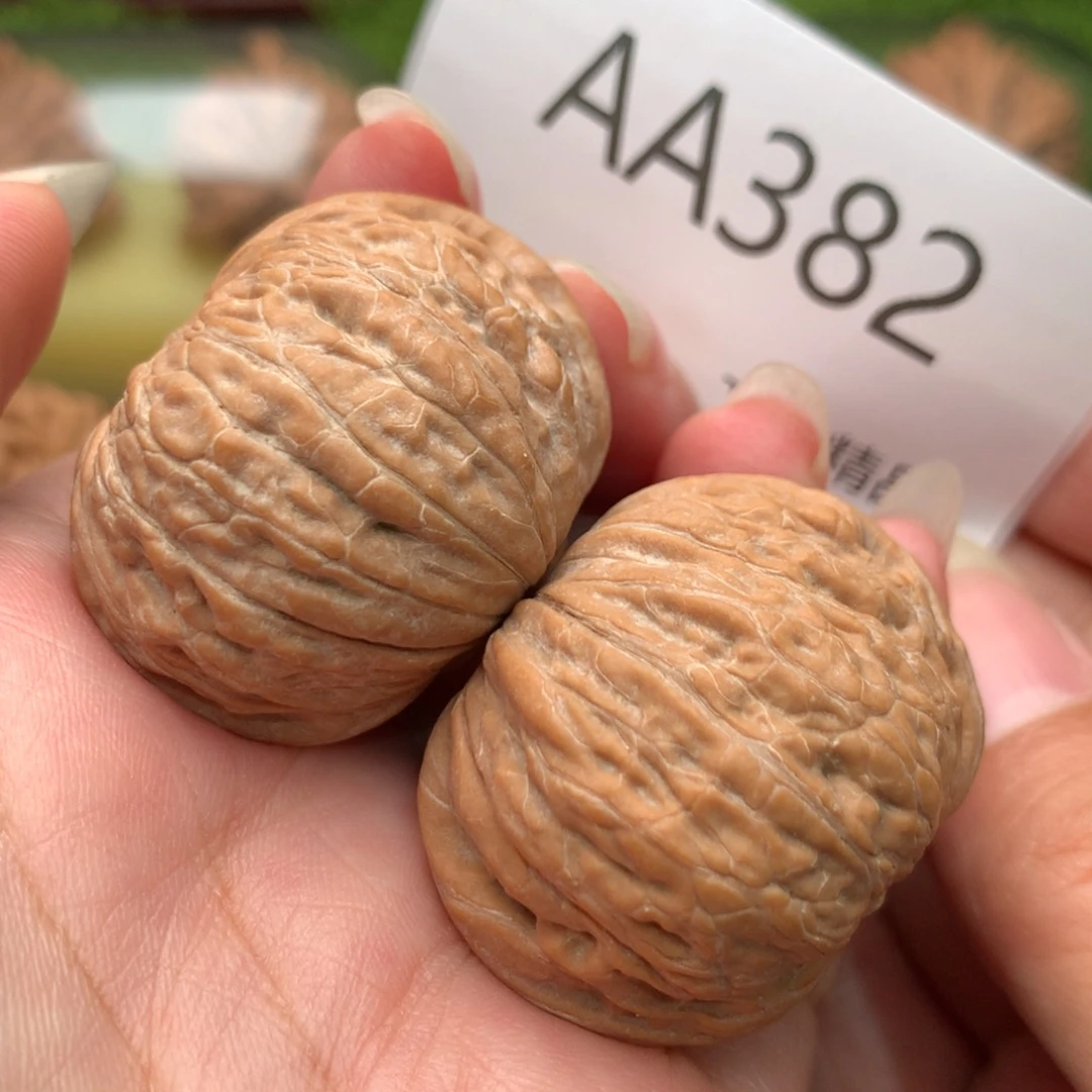 文玩核桃把件粗棱大肚铁锤37