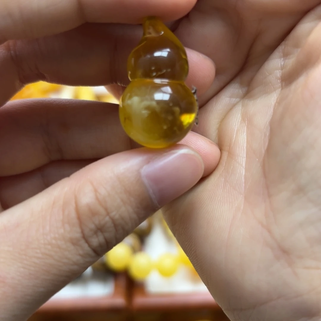 琥珀未镶嵌珠宝奇石