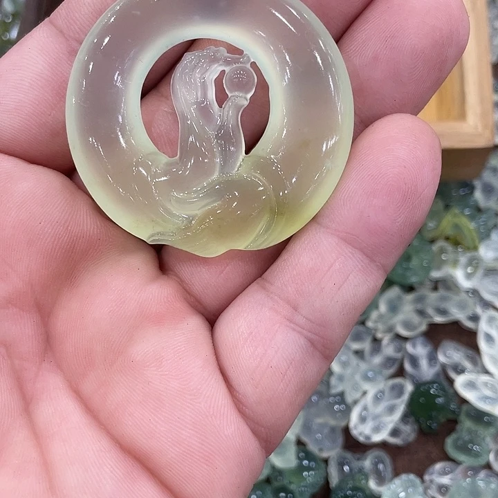 蛇纹石玉合金颈饰