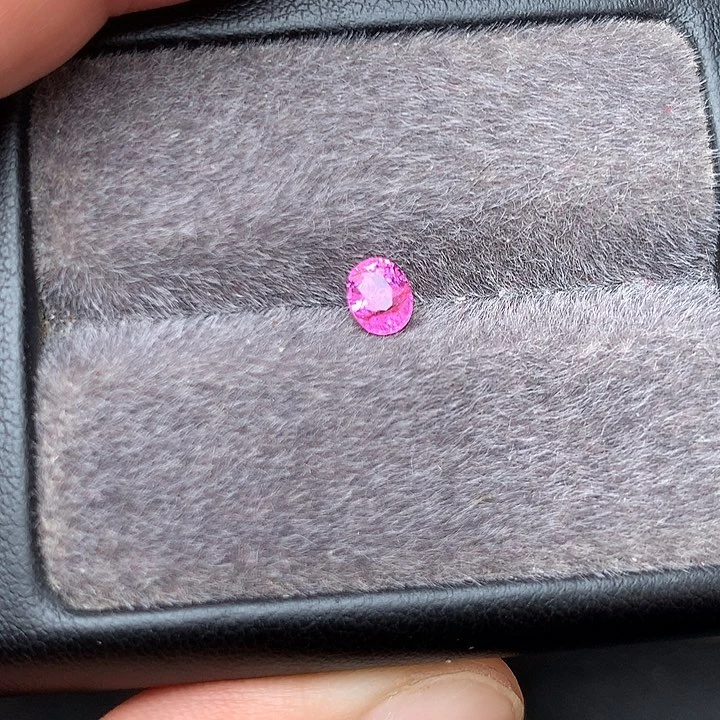 裸石尖晶石0.54克拉天然无烧尖晶石马亨盖