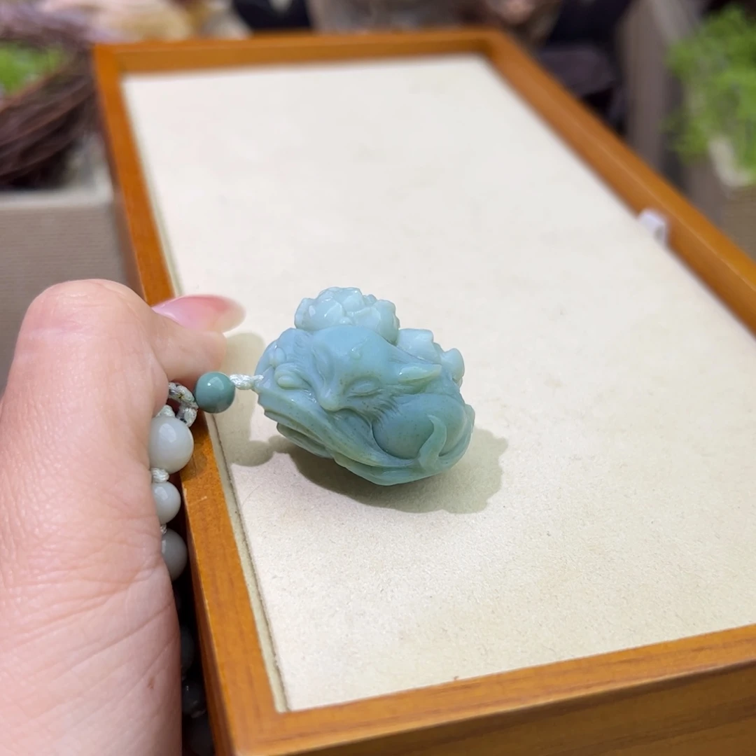 困***睡颈饰未镶嵌石英质玉