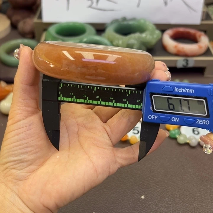 未镶嵌手镯石英岩玉