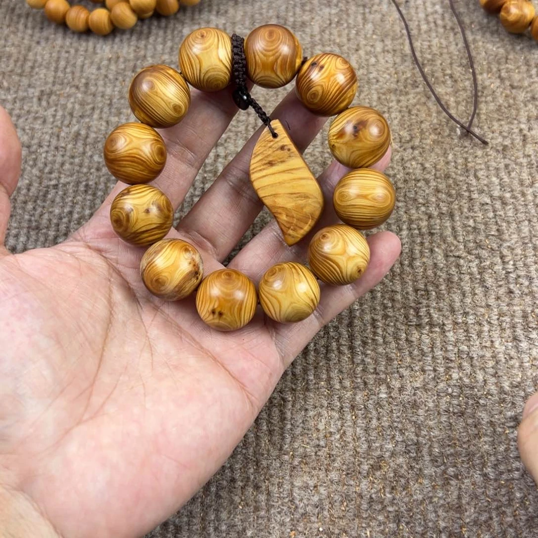 木太行崖柏2.0对眼。。。。。。