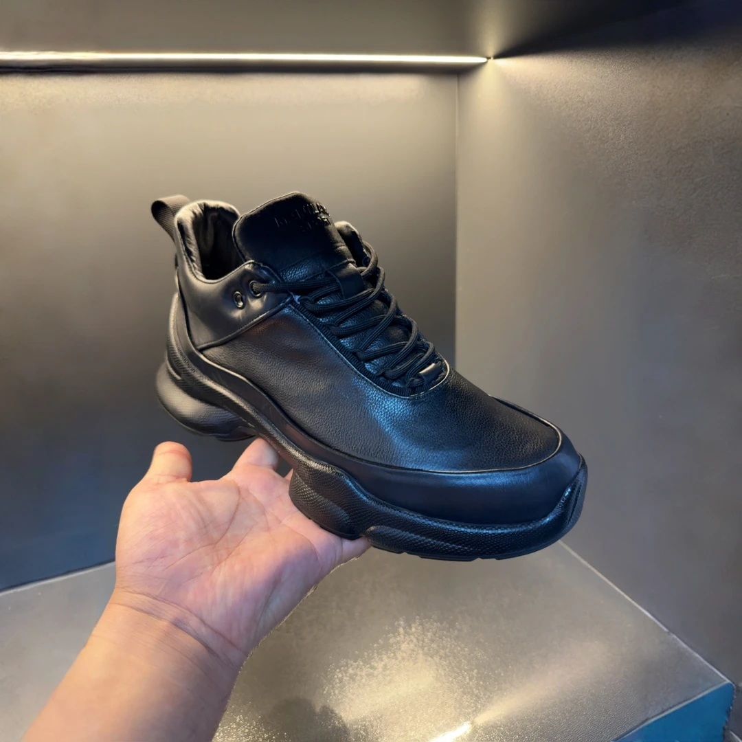 户外大经典休闲鞋纯皮鞋透气健步男士运动舒适登山鞋防滑时尚