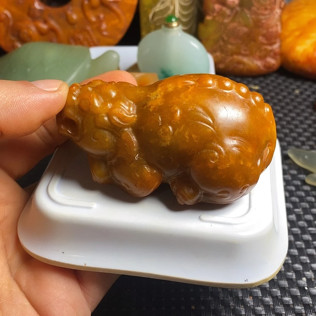 岫岩老玉（透闪石质玉）未镶嵌珠宝奇石