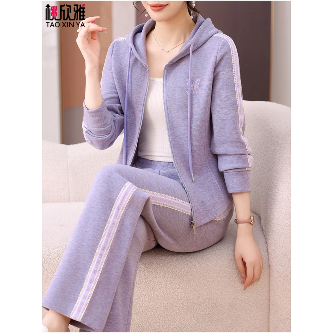 妈妈秋装外套2025新款中老年运动服套装女春秋休闲贵夫人品牌上衣