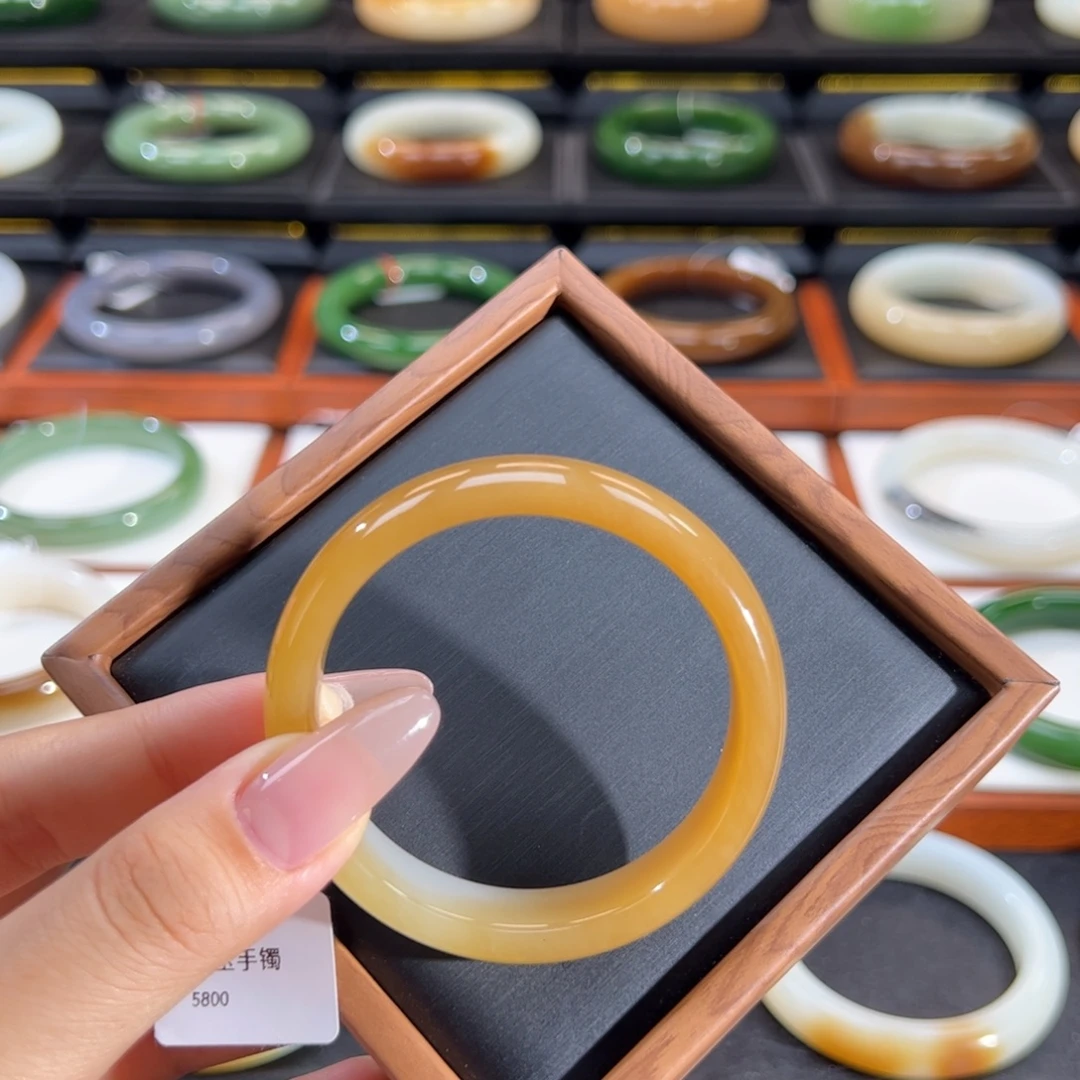 未镶嵌手镯和田玉（糖玉）蜜薯糖