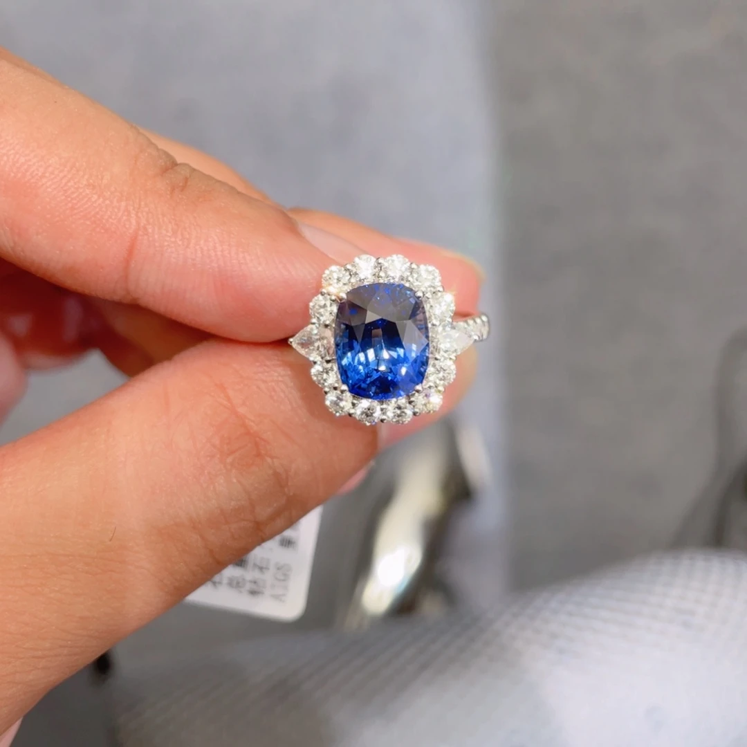 戒指蓝宝石18K金镶嵌5ct