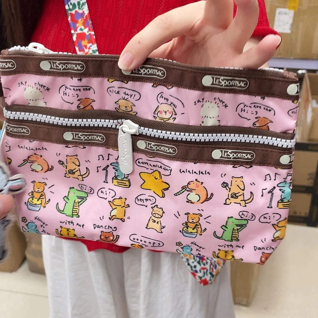 PU化妆包等各种产品的生产