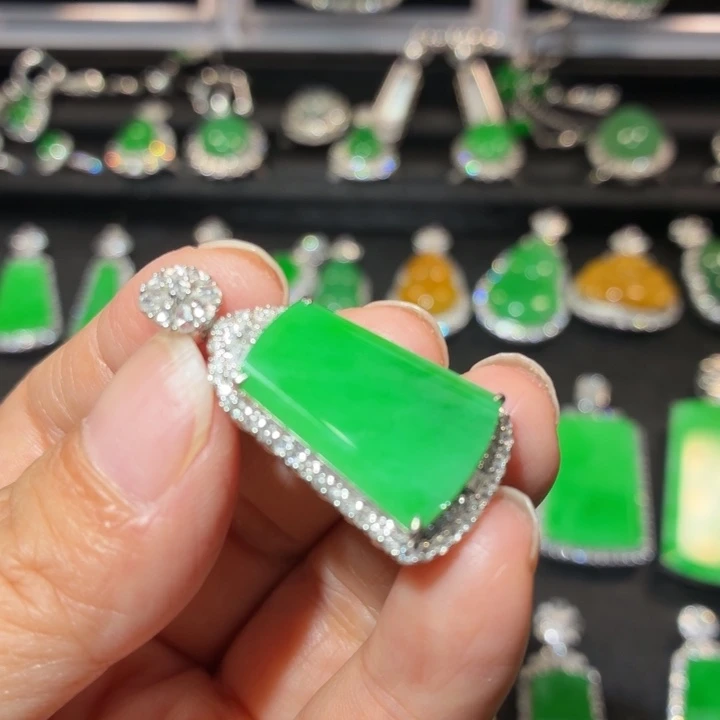 翡翠18K金镶嵌吊坠(不含链)翡翠