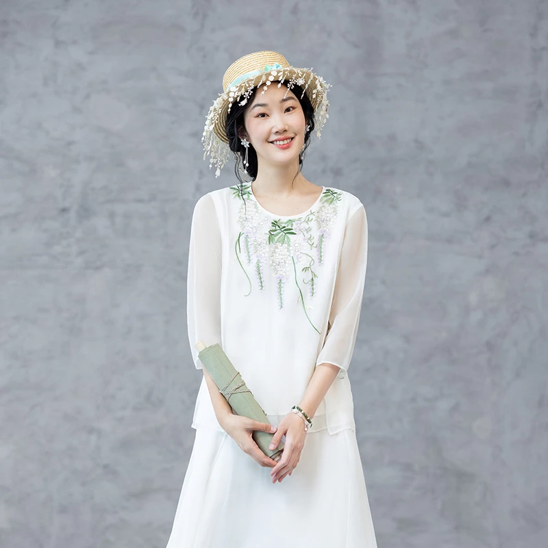 生活在左桑蚕丝衬衣绣花宽松优雅气质2025春季新品花仙子上衣女